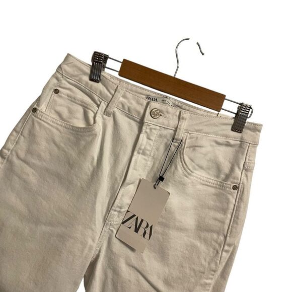 Zara White Slim Flare Super High-Rise Jeans Slim Leg Size 06 NWT - Picture 2 of 5
